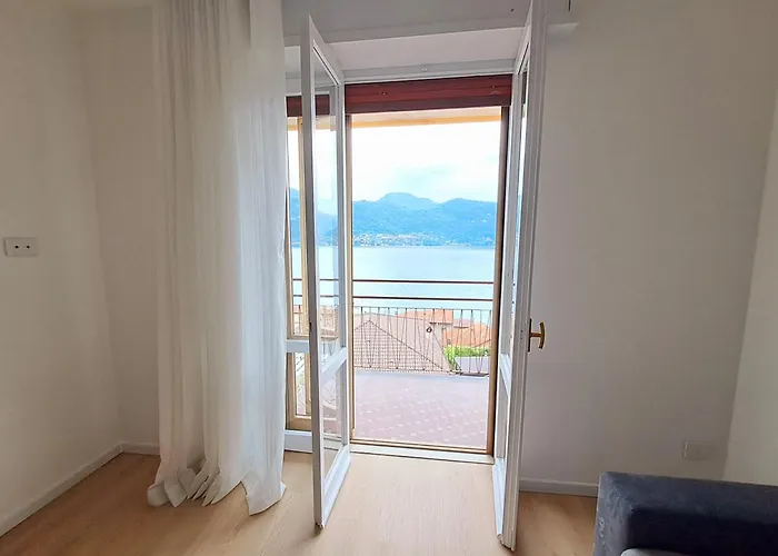 Golden View