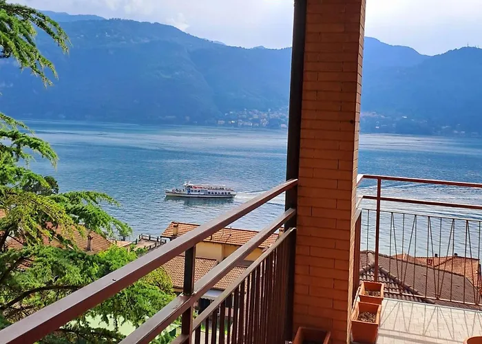 Golden View