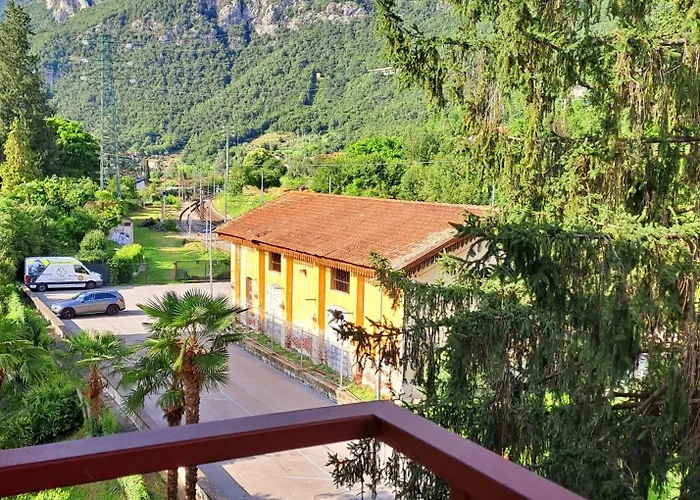 Golden View ליירנה